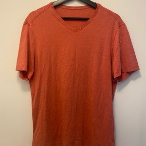 Lululemon Mens Large V-Neck T